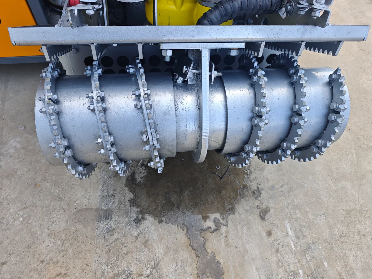 Silver heavy-duty breaker drum with toothed rings